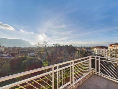 Appartement - 152 m² - 4 pièces