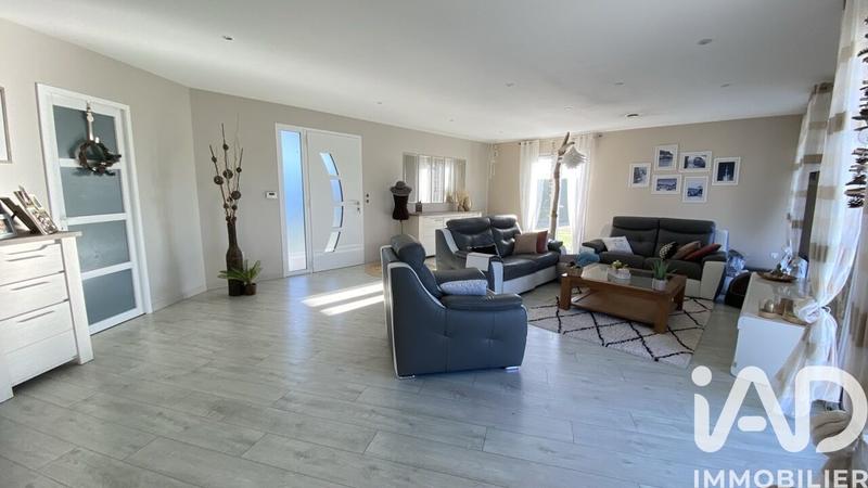 Maison - 240 m² - 11 pièces