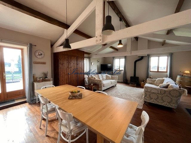 Maison - 347 m² - 11 pièces