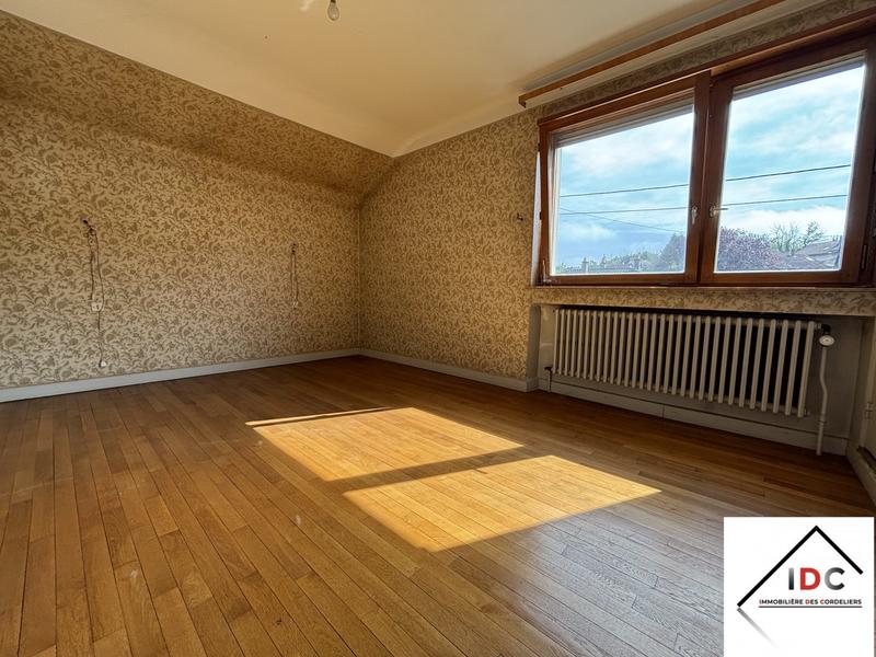 Maison - 198 m² - 5 pièces