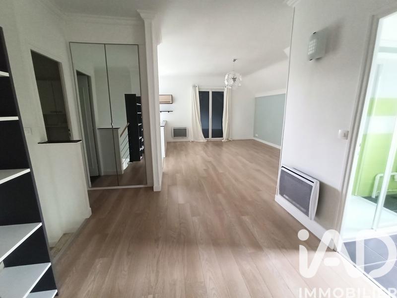 Maison - 200 m² - 8 pièces