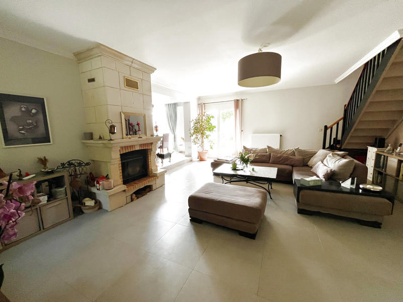 Maison - 200 m² - 7 pièces