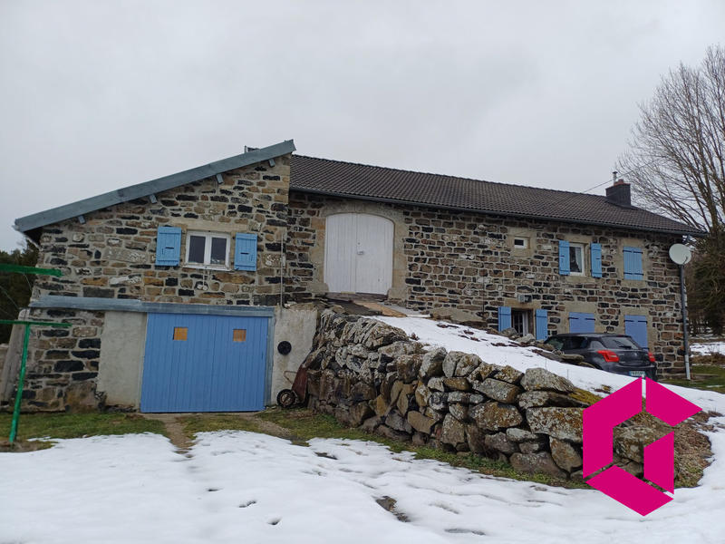 Maison - 90 m² - 5 pièces