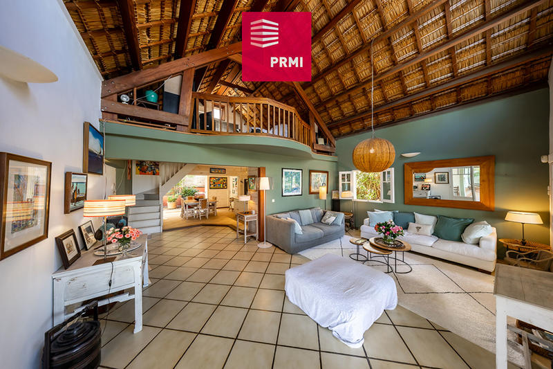 Maison - 210 m² - 7 pièces