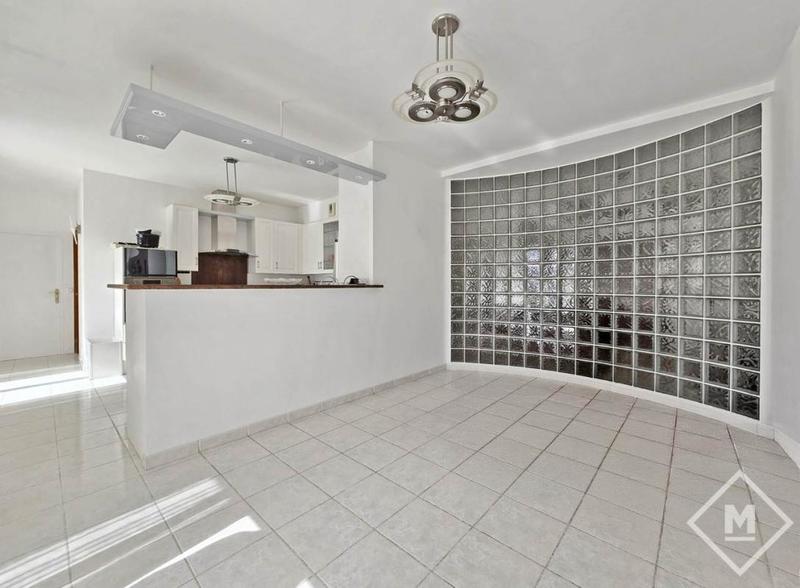 Maison - 478 m² - 8 pièces