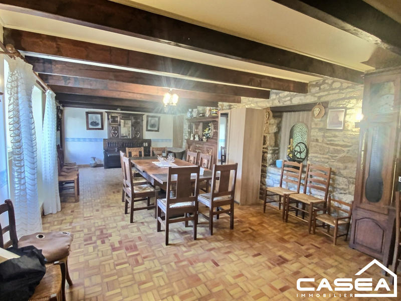 Maison ancienne - 191 m² - 8 pièces