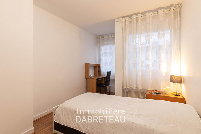 Chambre - 84 m² - 4 pièces