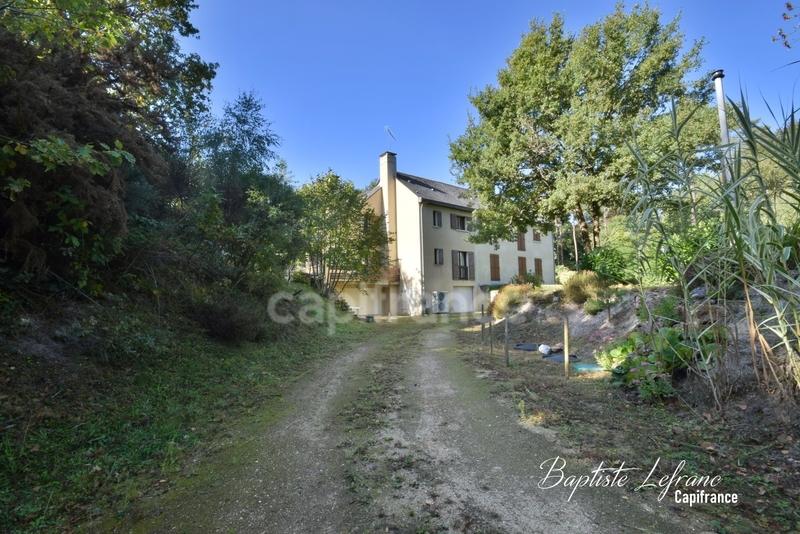 Propriété - 380 m² - 15 pièces