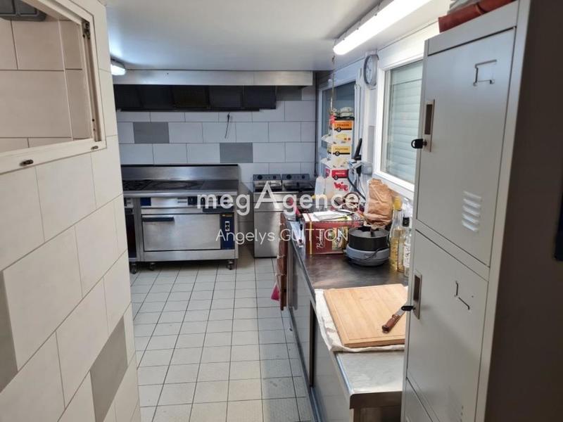 Maison - 210 m² - 6 pièces