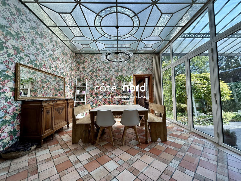 Maison - 350 m² - 11 pièces