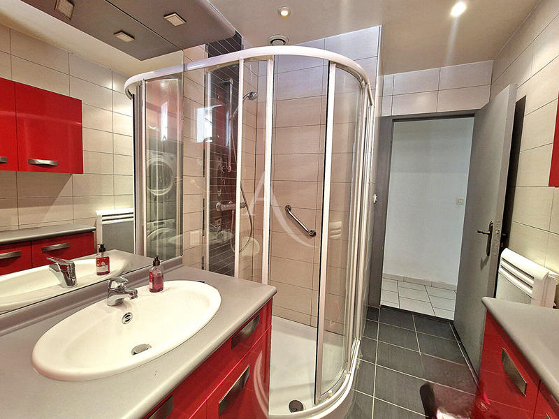 Maison - 258 m² - 9 pièces