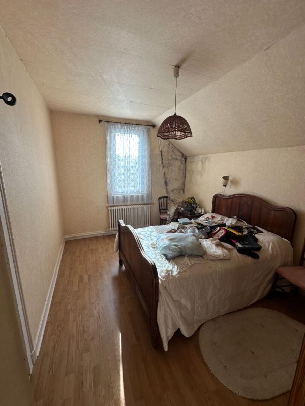 Maison - 890 m² - 10 pièces