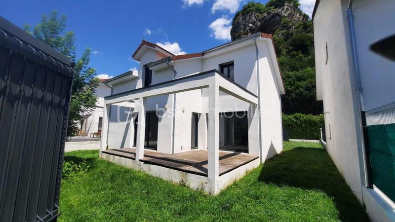 Maison - 115 m² - 4 pièces