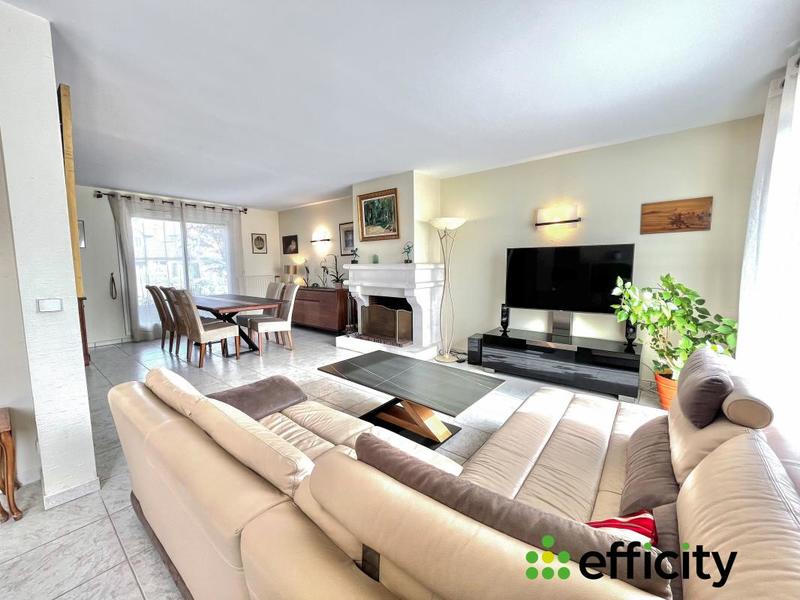 Pavillon - 147 m² - 8 pièces