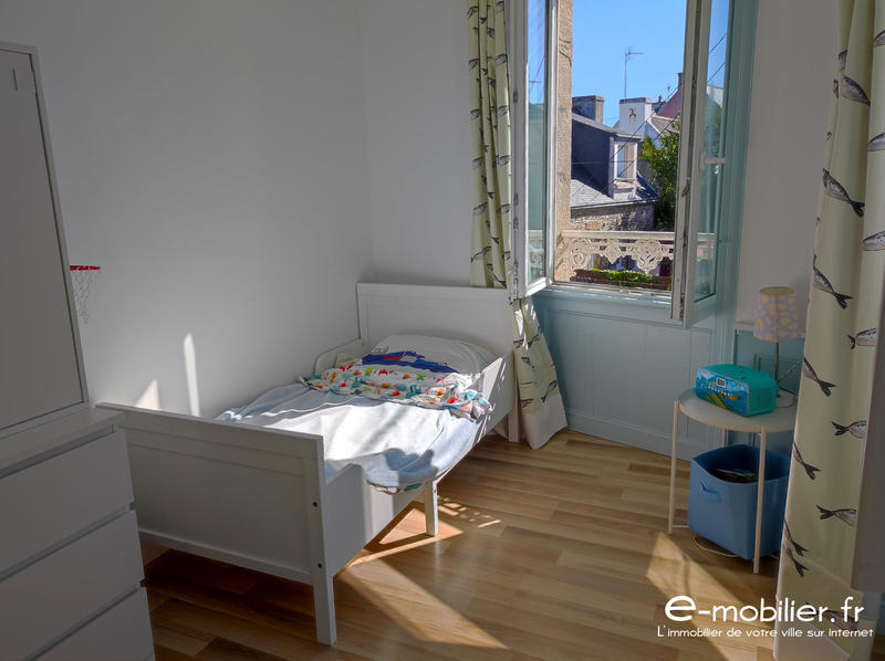 Maison - 183 m² - 8 pièces