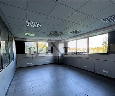 Entrepôt - 4 662 m²