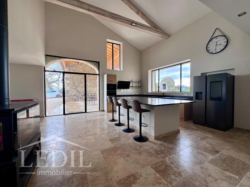 Propriété - 315 m² - 5 pièces