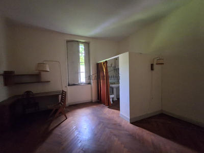Maison - 950 m² - 42 pièces