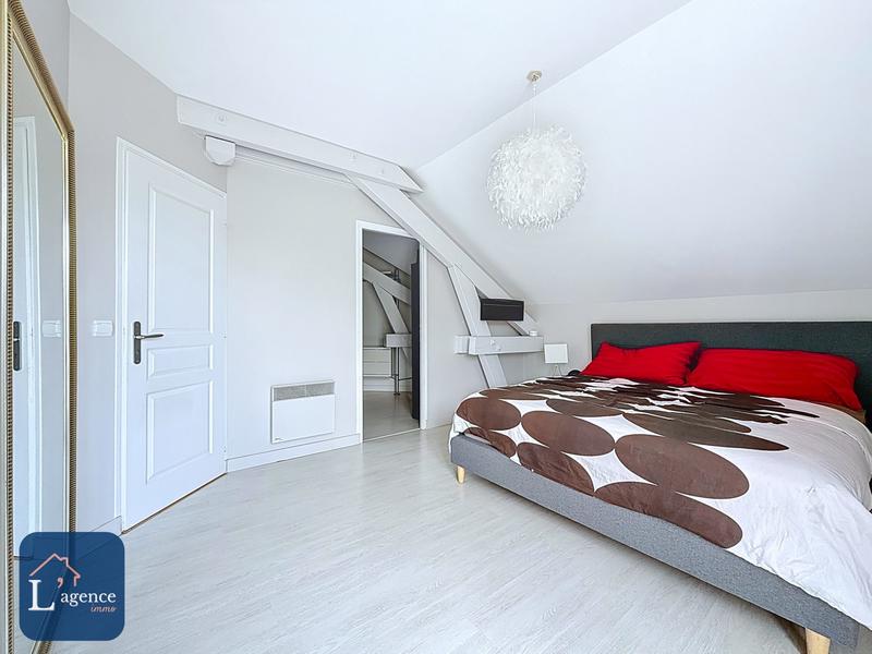 Maison - 258 m² - 8 pièces