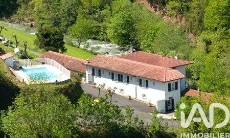 Maison - 700 m² - 15 pièces