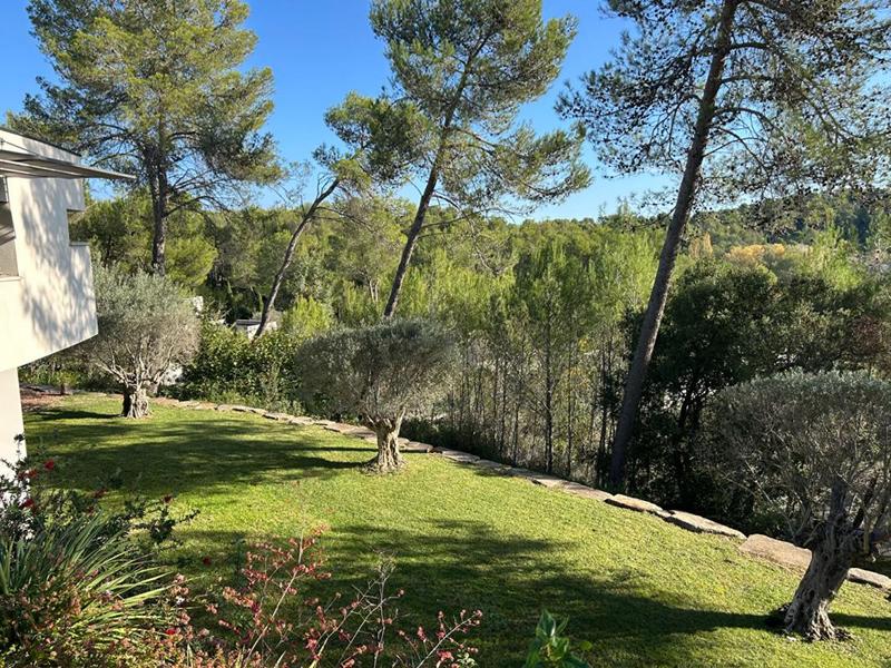 Villa - 394 m² - 11 pièces