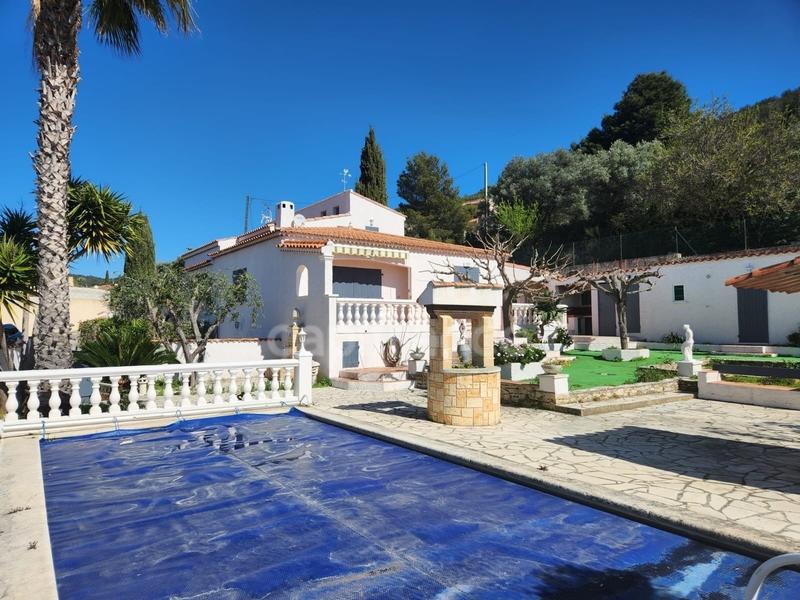 Maison - 180 m² - 5 pièces