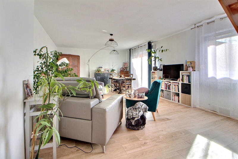 Appartement - 94 m² - 4 pièces