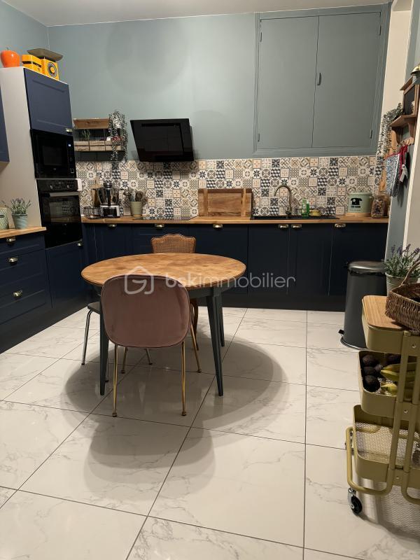 Maison - 276 m² - 8 pièces