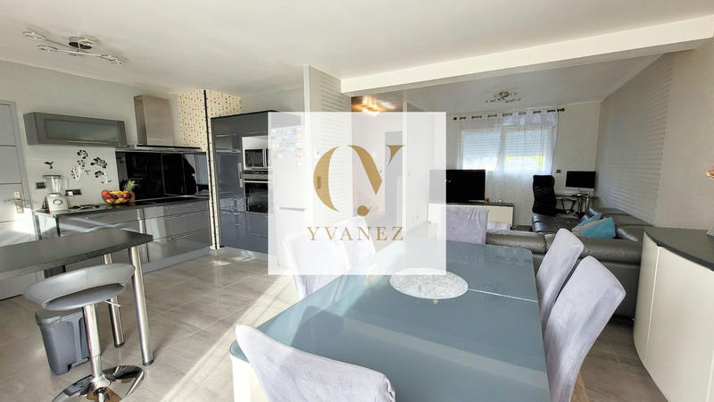 Maison - 103 m² - 5 pièces