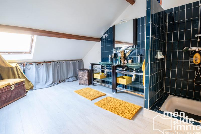 Maison traditionnelle - 210 m² - 7 pièces