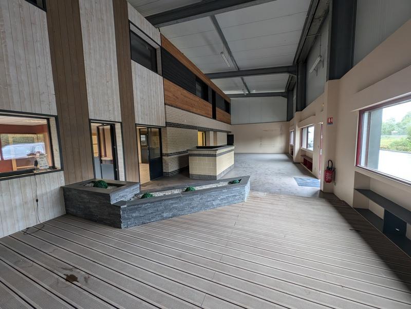 Entrepôt - 972 m² - 9 pièces