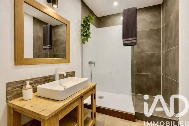 Maison - 140 m² - 9 pièces