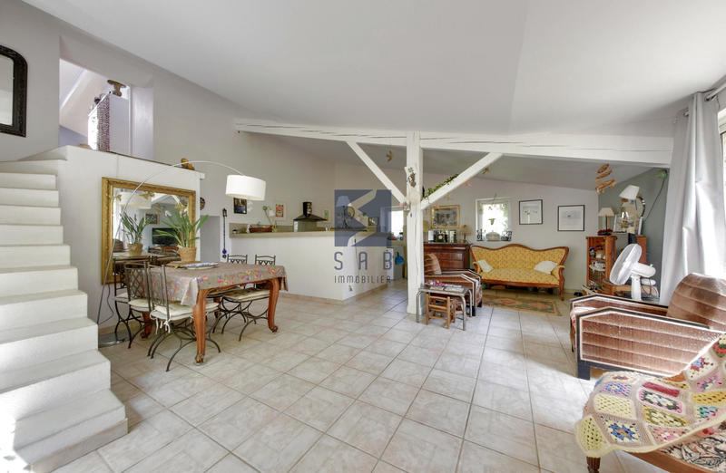 Propriété - 395 m² - 15 pièces