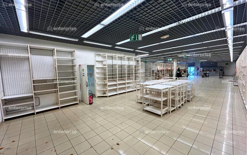Local commercial - 670 m²