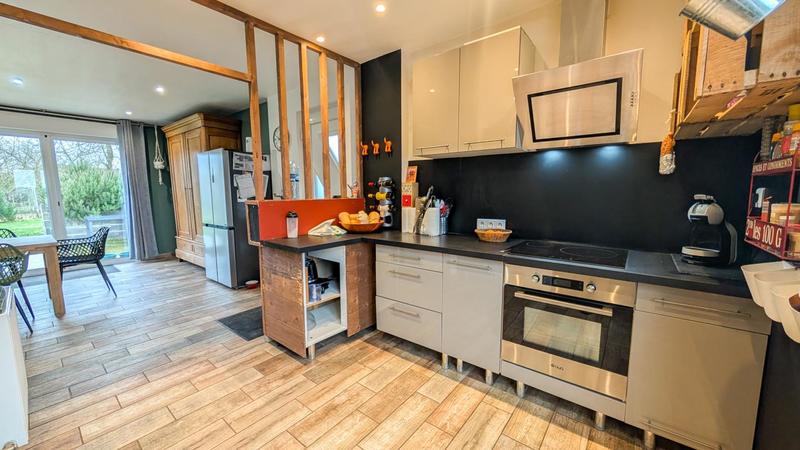 Pavillon - 1 195 m² - 6 pièces