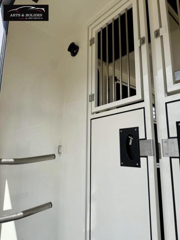 Renault Master Dci 170 Cv 2.3l L4 Bvm camion à chevaux Renault 5 places