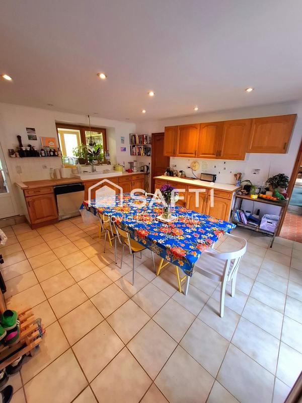 Maison - 244 m² - 10 pièces