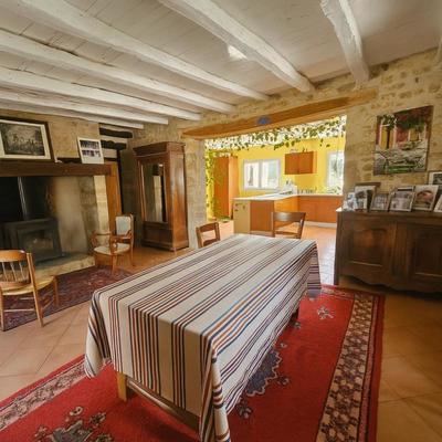 Propriété - 220 m² - 9 pièces