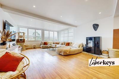 Duplex - 197 m² - 7 pièces