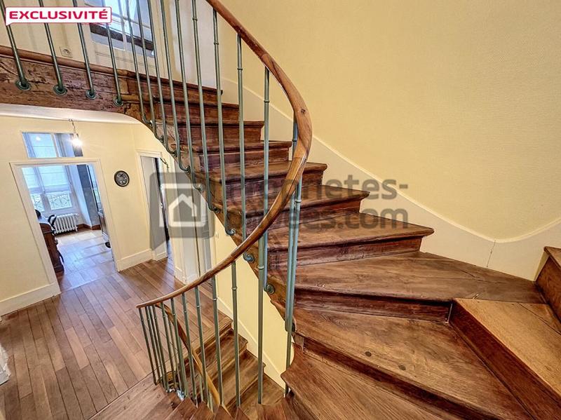 Propriété - 266 m² - 11 pièces