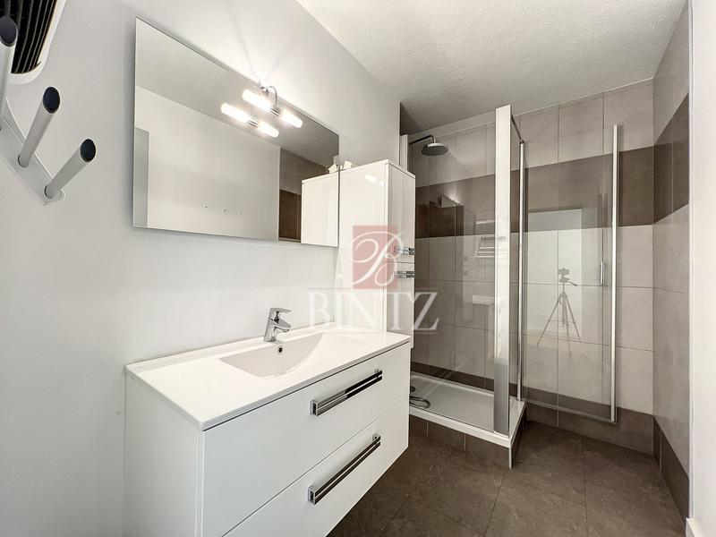 Local d'activités - 89 m² - 4 pièces