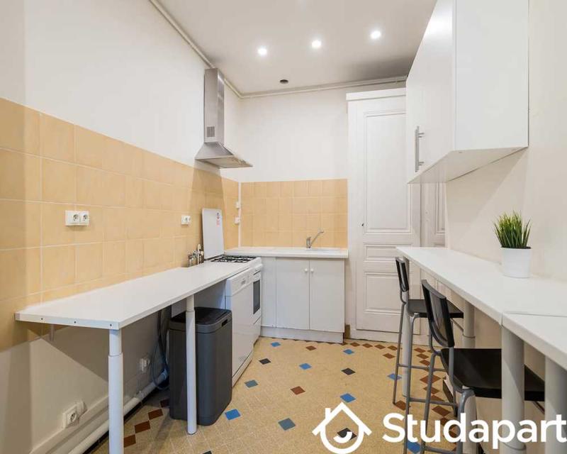 Chambre - 130 m² - 1 pièce