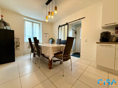 Maison - 95 m² - 5 pièces