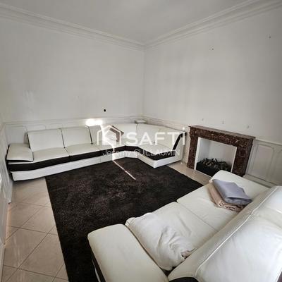 Maison - 311 m² - 11 pièces