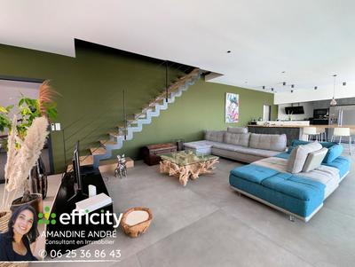 Maison - 245 m² - 7 pièces