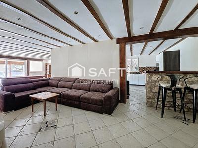 Maison - 223 m² - 9 pièces