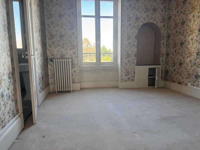 Maison - 280 m² - 12 pièces