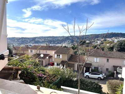 Maison jumelée - 72 m² - 4 pièces