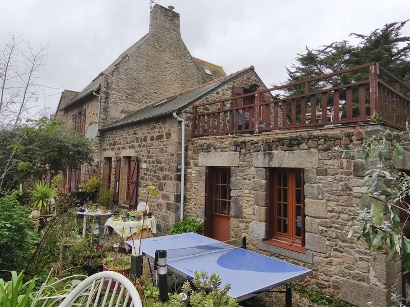 Maison - 251 m² - 9 pièces