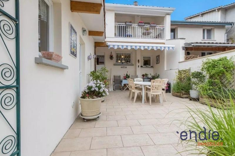 Maison - 104 m² - 5 pièces